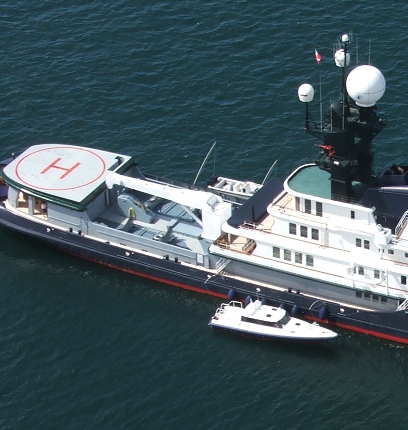 expedition yacht