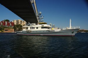 expedition yacht